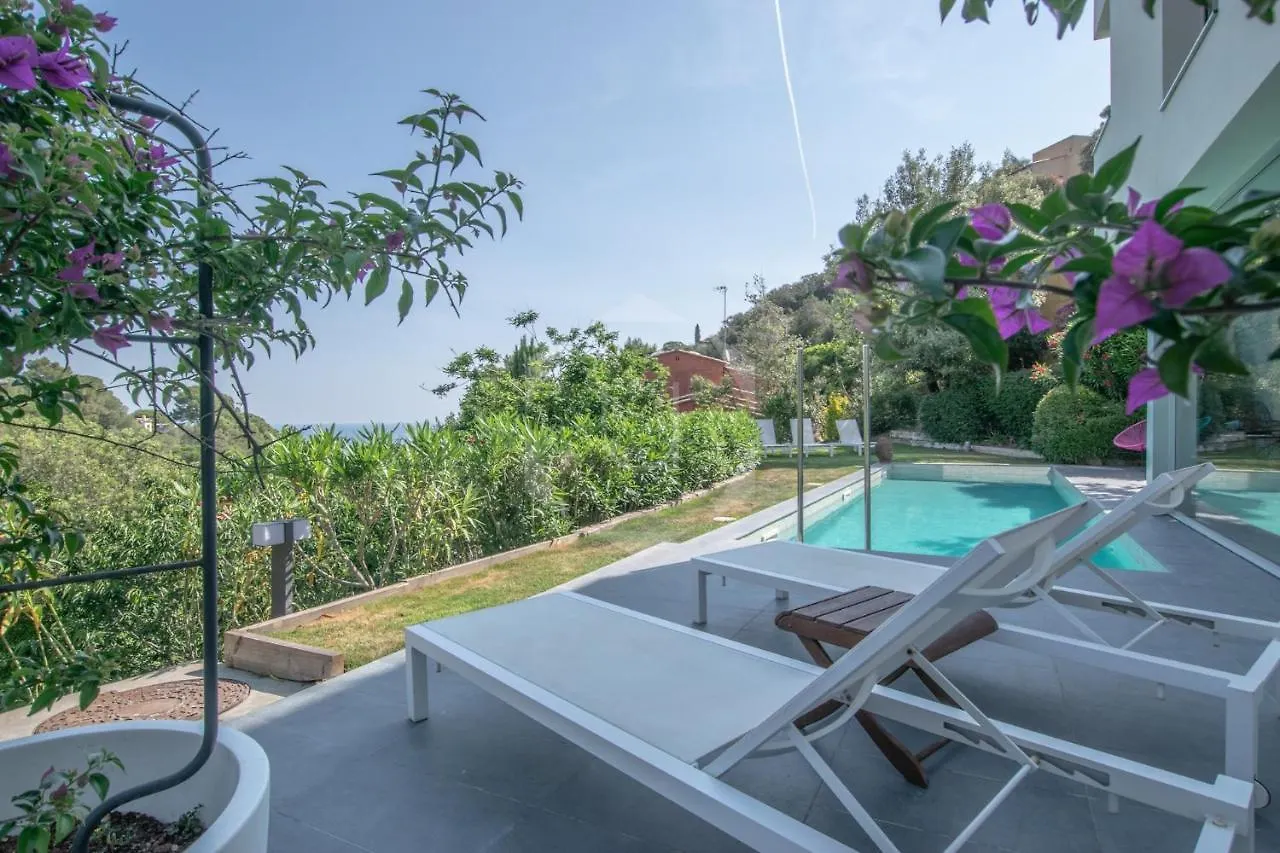 Villa Manila - Sa Riera Secluded, Modern, Sea Views Begur