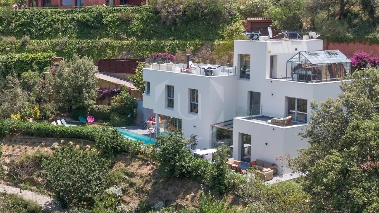 Villa Manila - Sa Riera Secluded, Modern, Sea Views Begur
